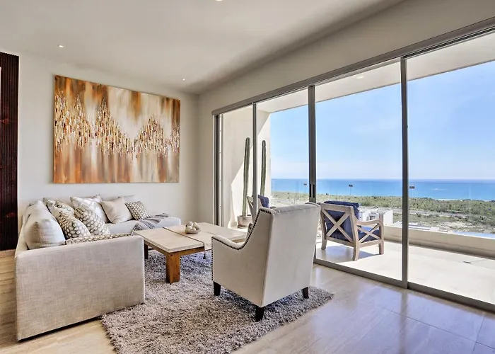 Luxe Cabo W/ Ocean Views + Amenities! Сasa de vacaciones *