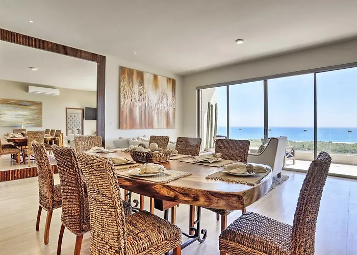 Сasa de vacaciones Luxe Cabo W/ Ocean Views + Amenities!