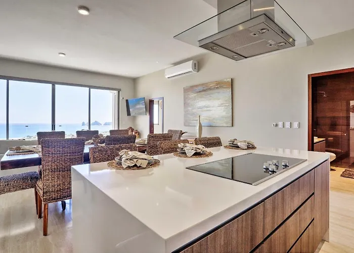 Luxe Cabo W/ Ocean Views + Amenities! Сasa de vacaciones