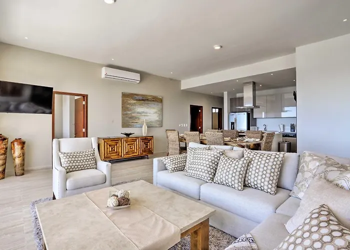 Сasa de vacaciones Luxe Cabo W/ Ocean Views + Amenities!
