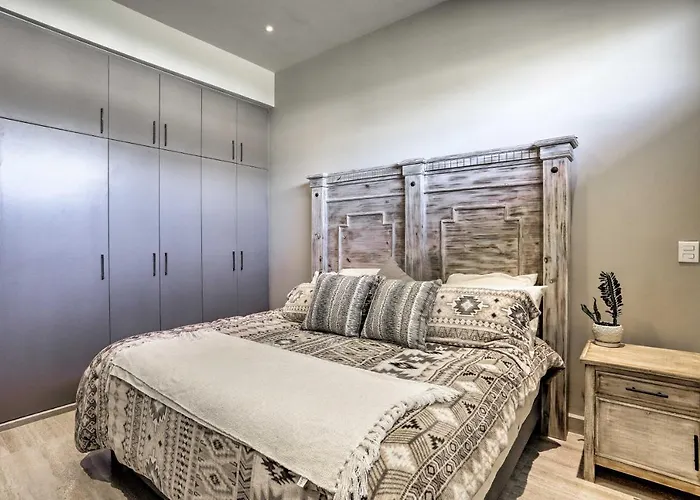 Luxe Cabo W/ Ocean Views + Amenities! Сasa de vacaciones Cabo San Lucas