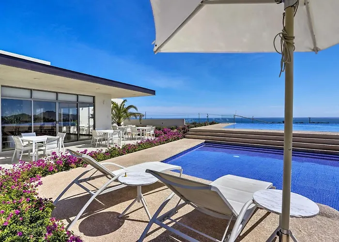 Luxe Cabo W/ Ocean Views + Amenities! Сasa de vacaciones *